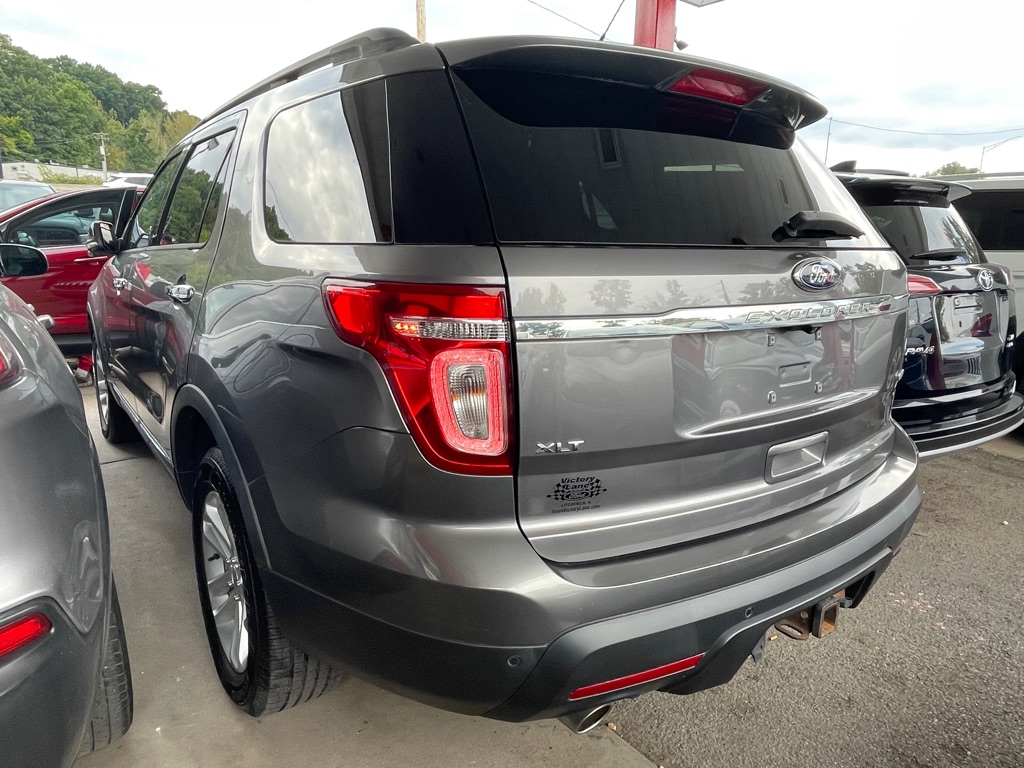 Photo 6 of this FORD EXPLORER