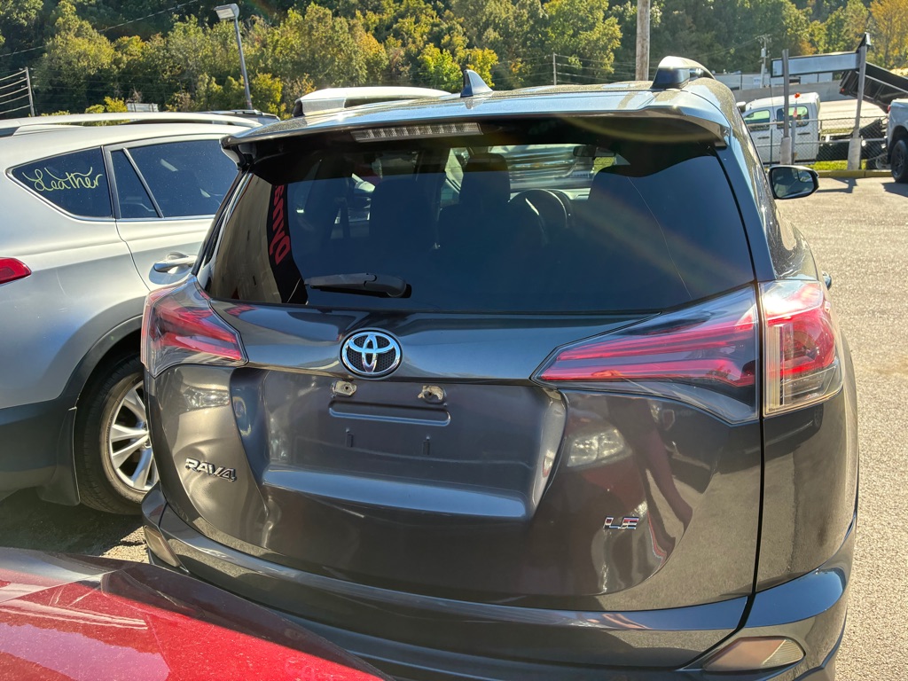 Photo 6 of this TOYOTA RAV4