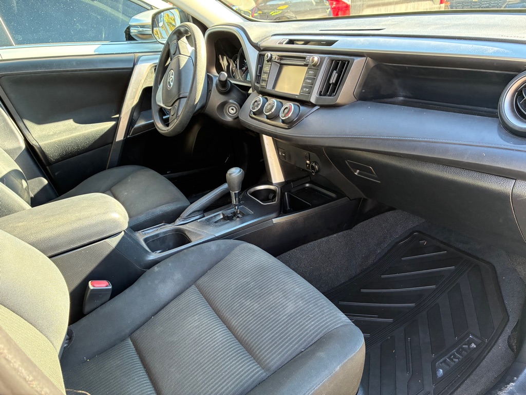 Photo 10 of this TOYOTA RAV4