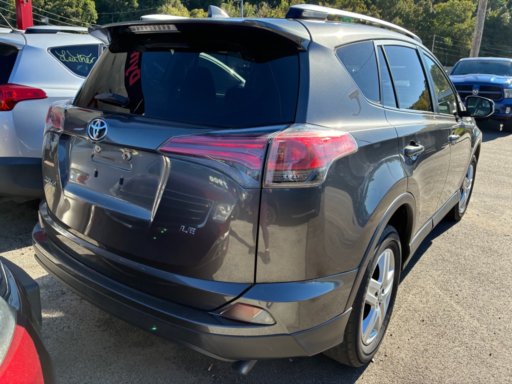 Photo 7 of this TOYOTA RAV4