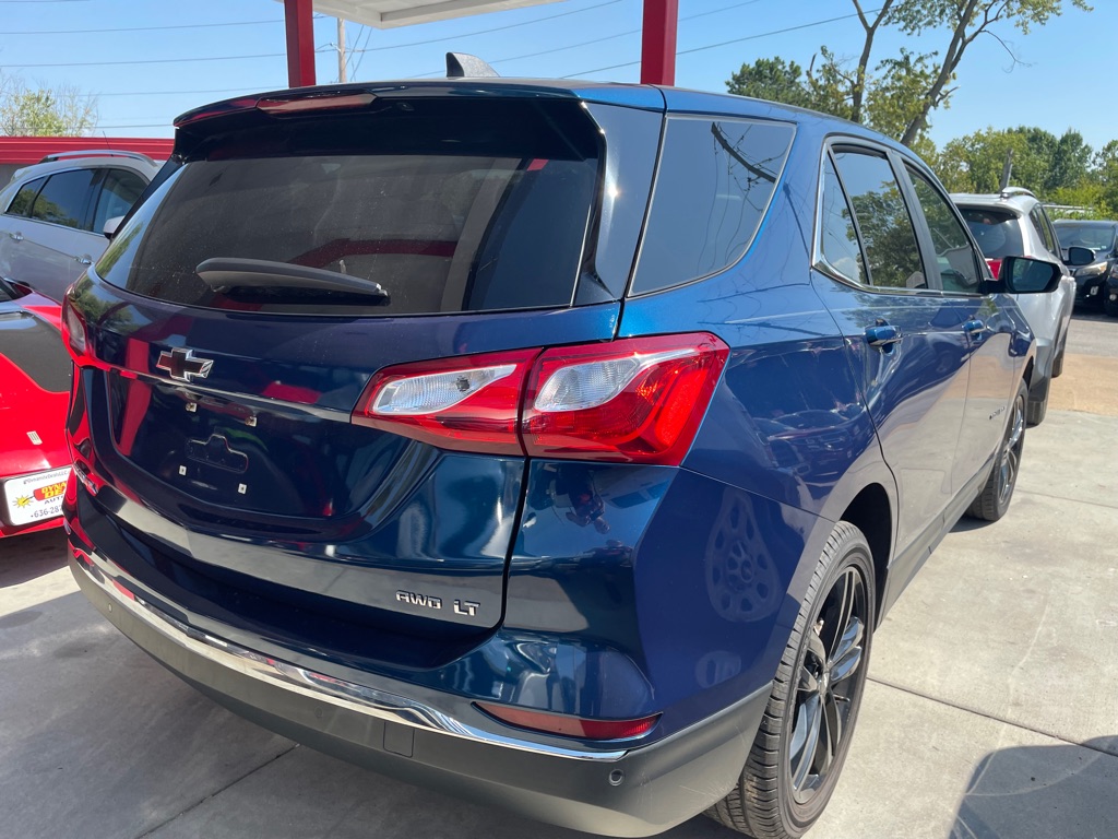 Photo 4 of this CHEVROLET EQUINOX