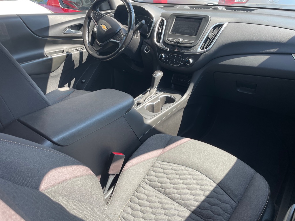 Photo 8 of this CHEVROLET EQUINOX