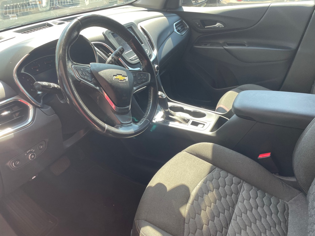 Photo 7 of this CHEVROLET EQUINOX