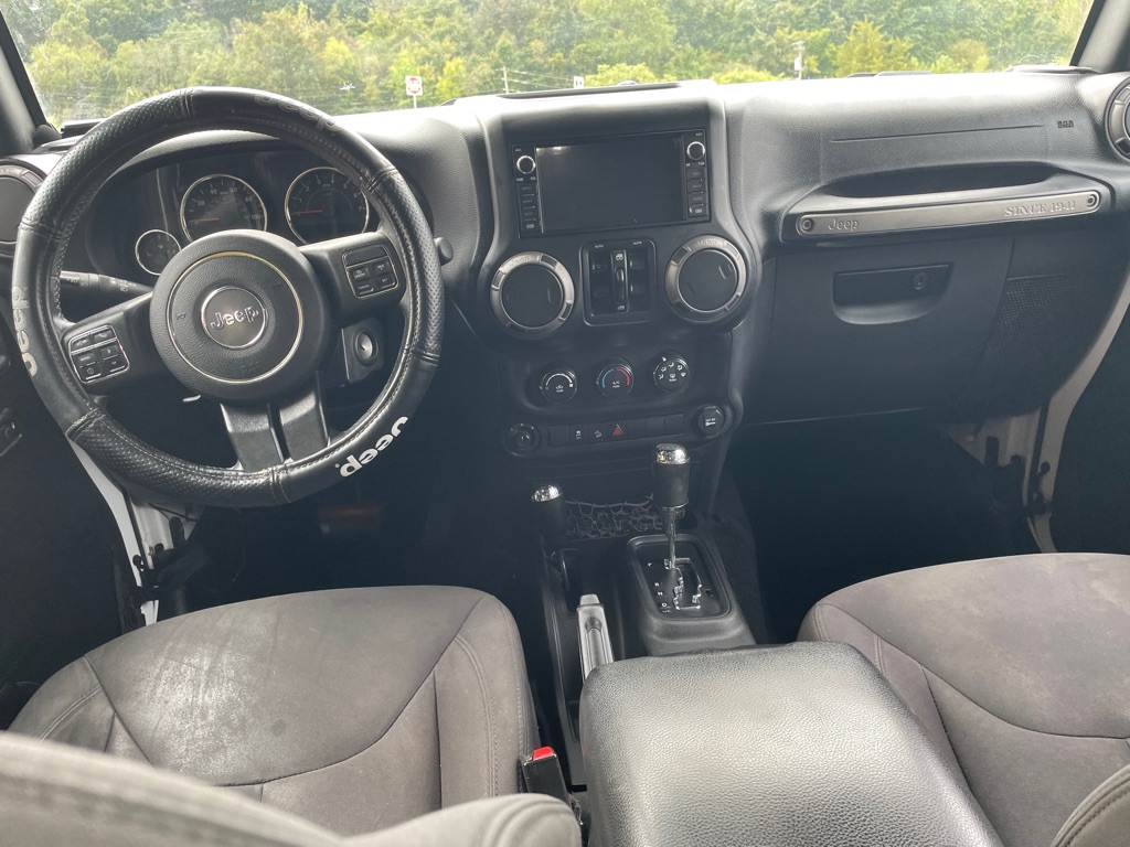 Photo 8 of this JEEP WRANGLER UNLIMI