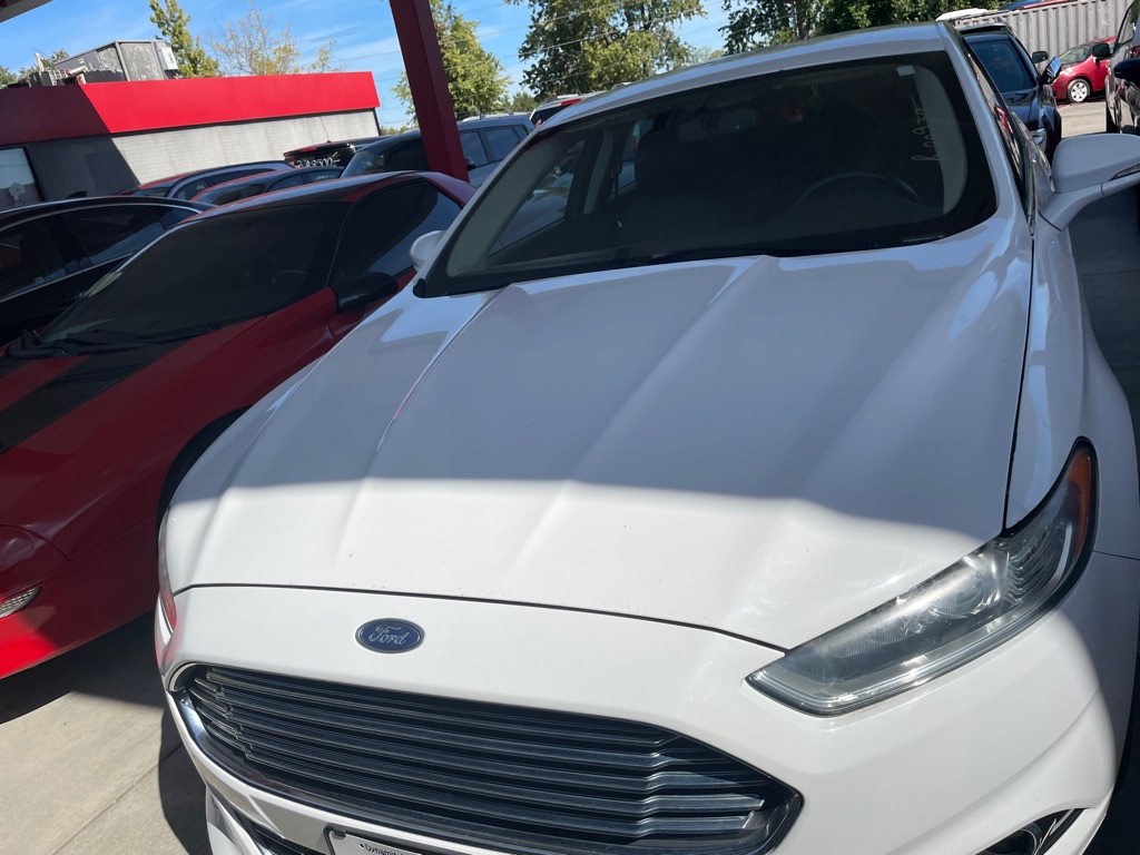 Photo 2 of this FORD FUSION