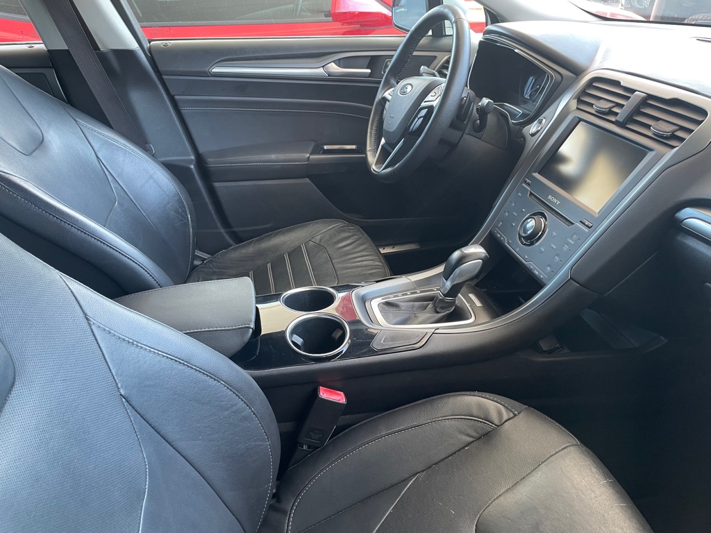 Photo 8 of this FORD FUSION