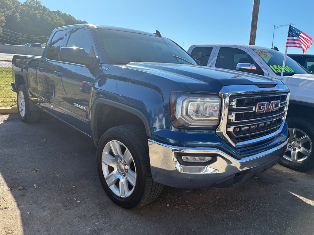 Photo 2 of this GMC SIERRA