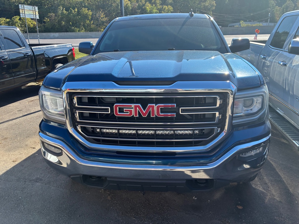 Photo 3 of this GMC SIERRA