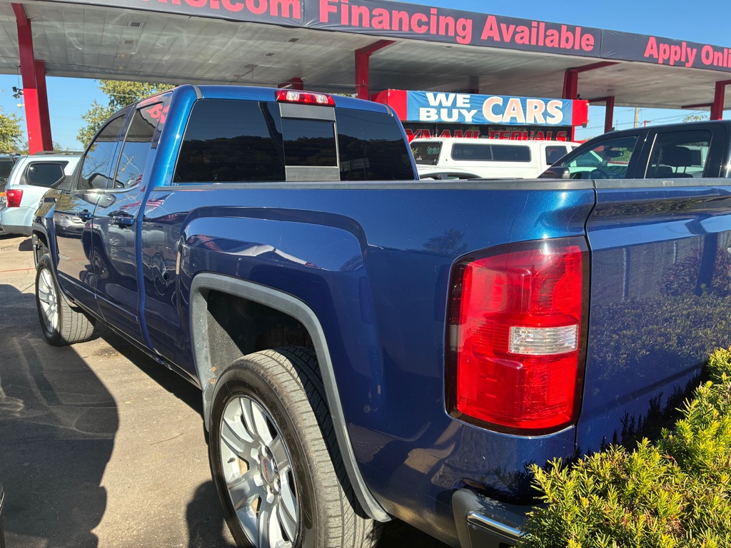 Photo 6 of this GMC SIERRA