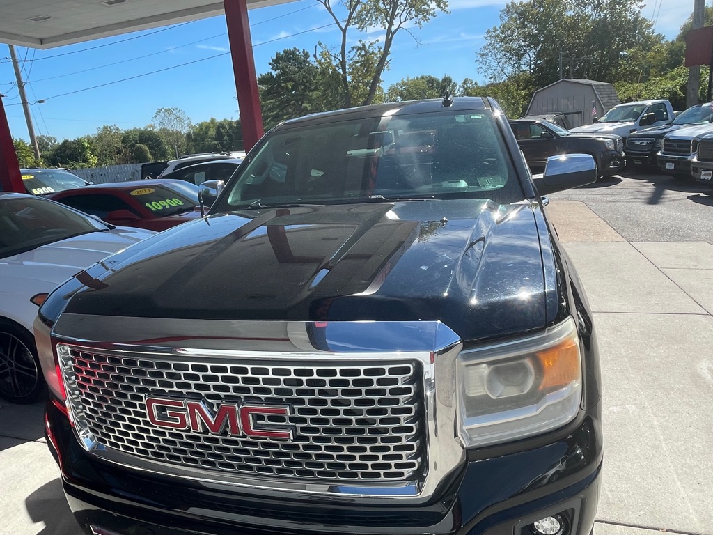 Photo 3 of this GMC SIERRA
