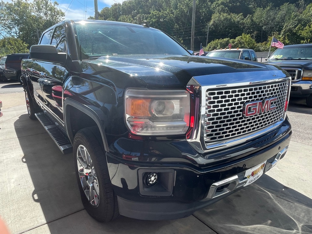 Photo 2 of this GMC SIERRA