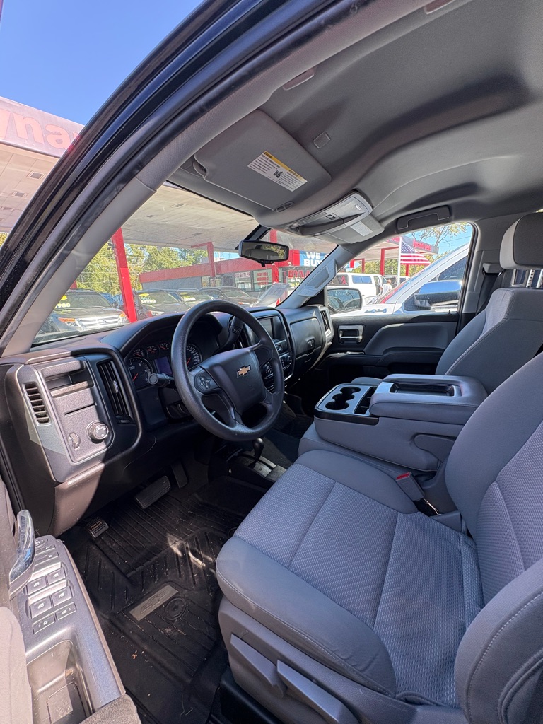 Photo 7 of this CHEVROLET SILVERADO LD 15