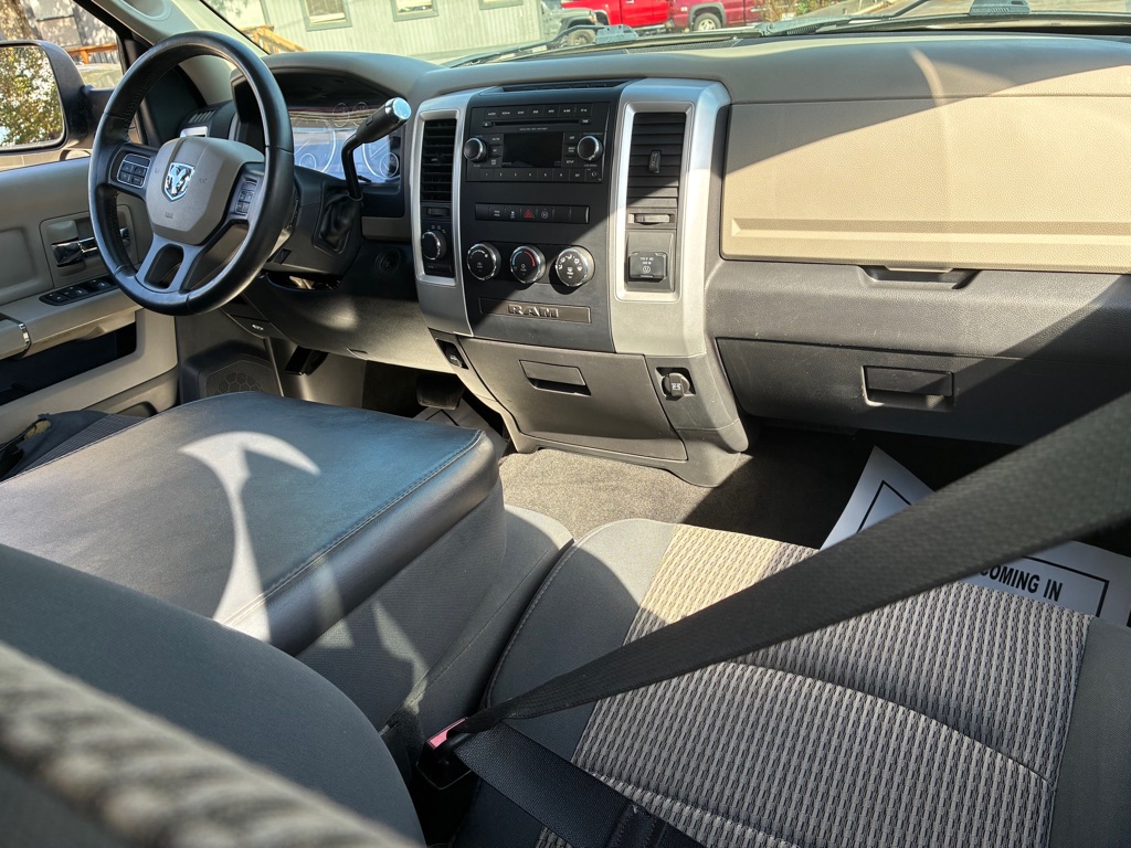 Photo 9 of this DODGE RAM 1500