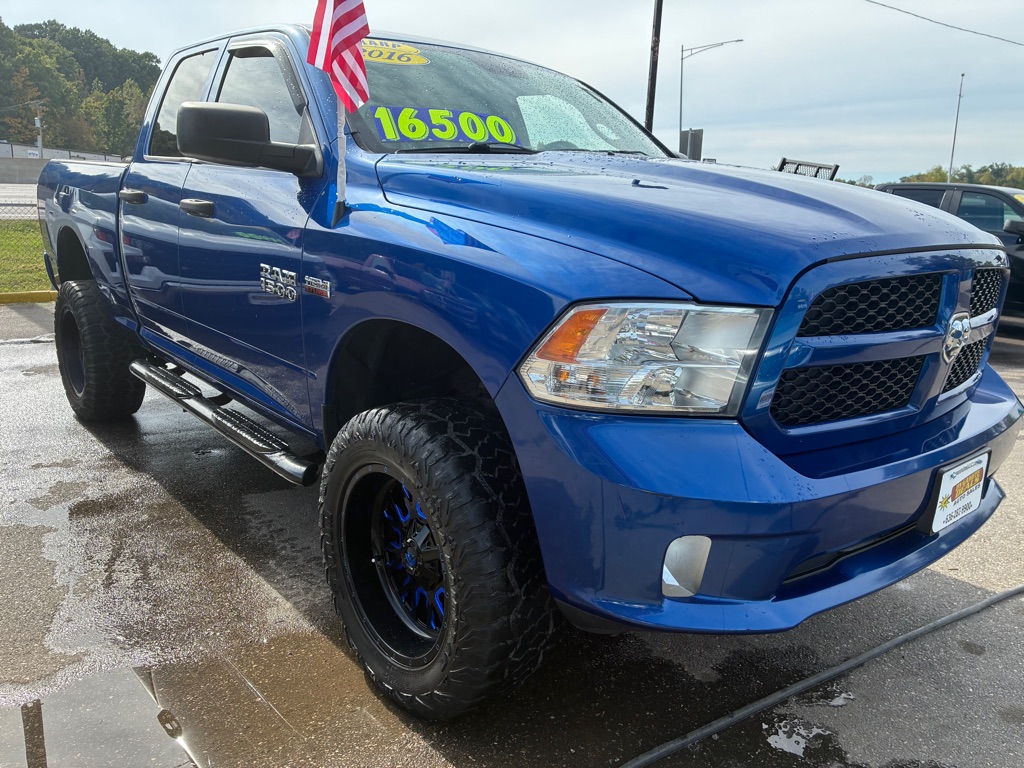 Photo 4 of this RAM 1500