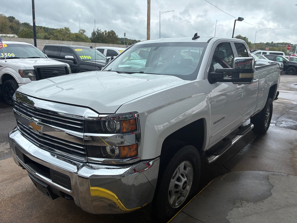 Photo 4 of this CHEVROLET SILVERADO 2500