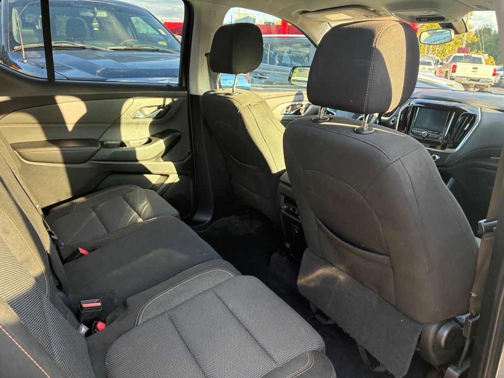 Photo 11 of this CHEVROLET TRAVERSE