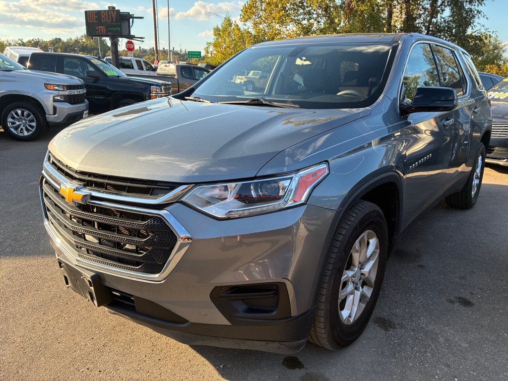 Photo 2 of this CHEVROLET TRAVERSE