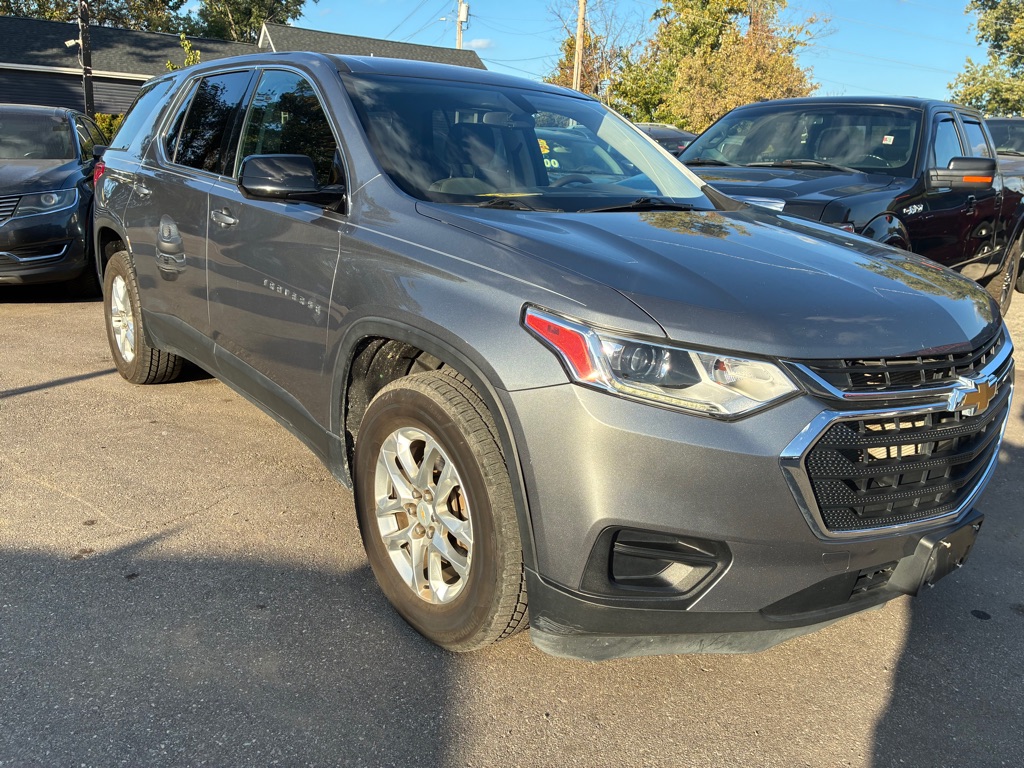 Photo 4 of this CHEVROLET TRAVERSE