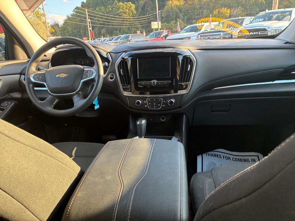 Photo 9 of this CHEVROLET TRAVERSE