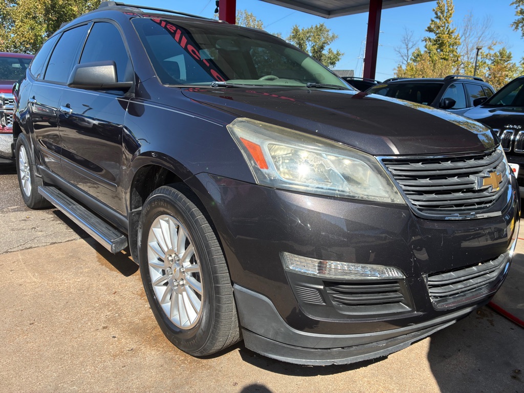 Photo 2 of this CHEVROLET TRAVERSE