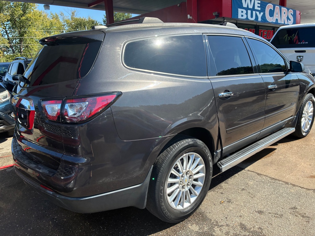 Photo 6 of this CHEVROLET TRAVERSE
