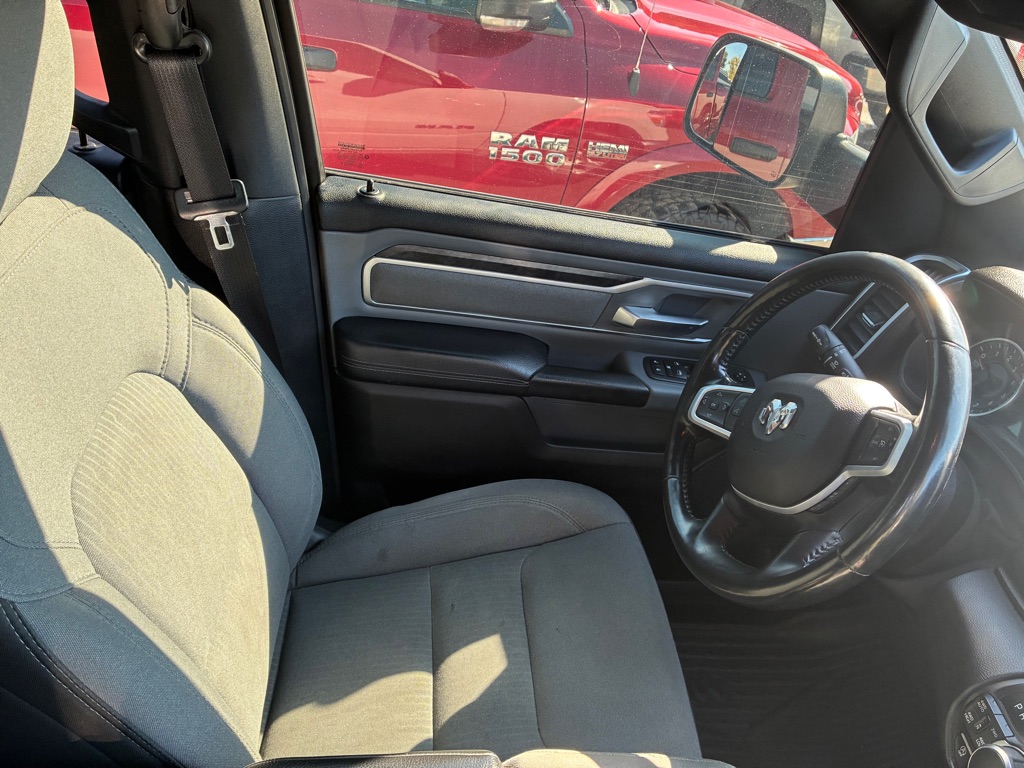 Photo 7 of this RAM 1500