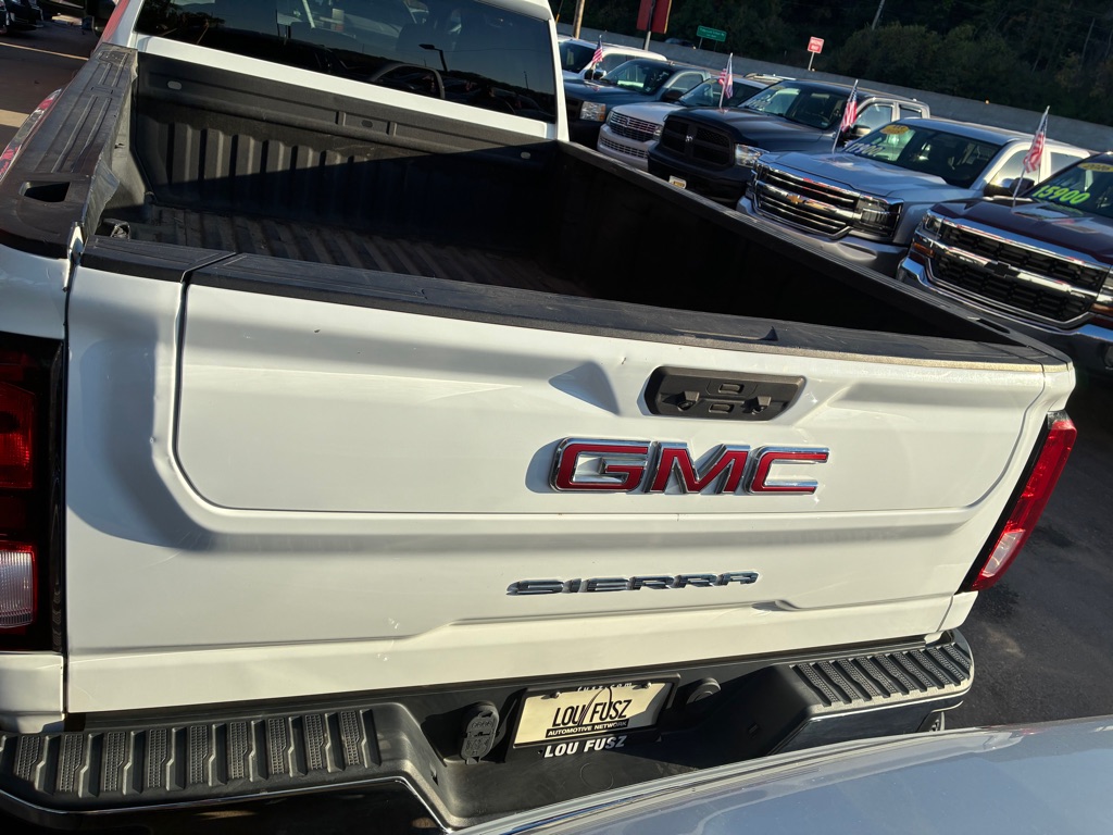 Photo 6 of this GMC SIERRA
