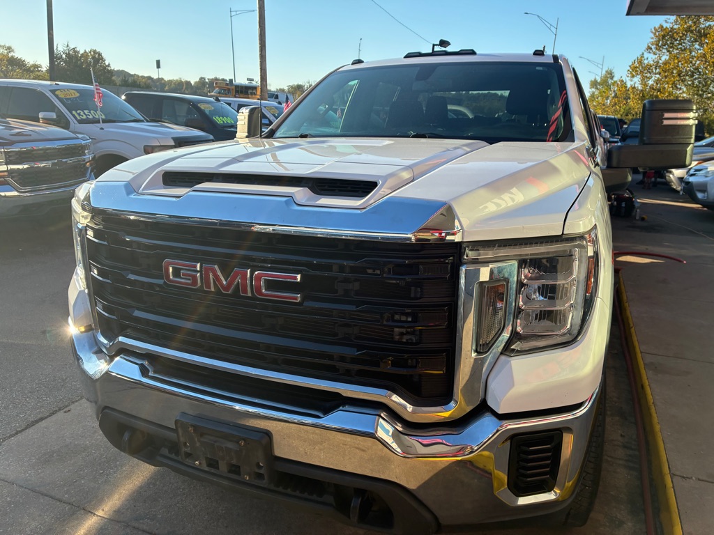 Photo 3 of this GMC SIERRA
