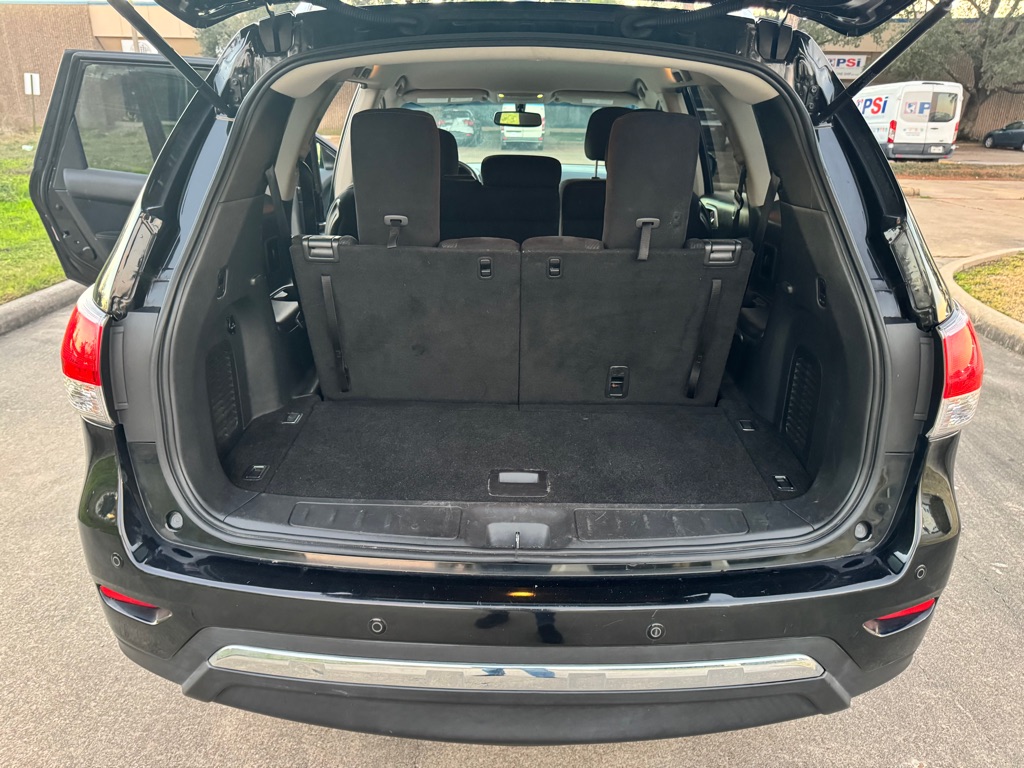Photo 16 of this NISSAN PATHFINDER