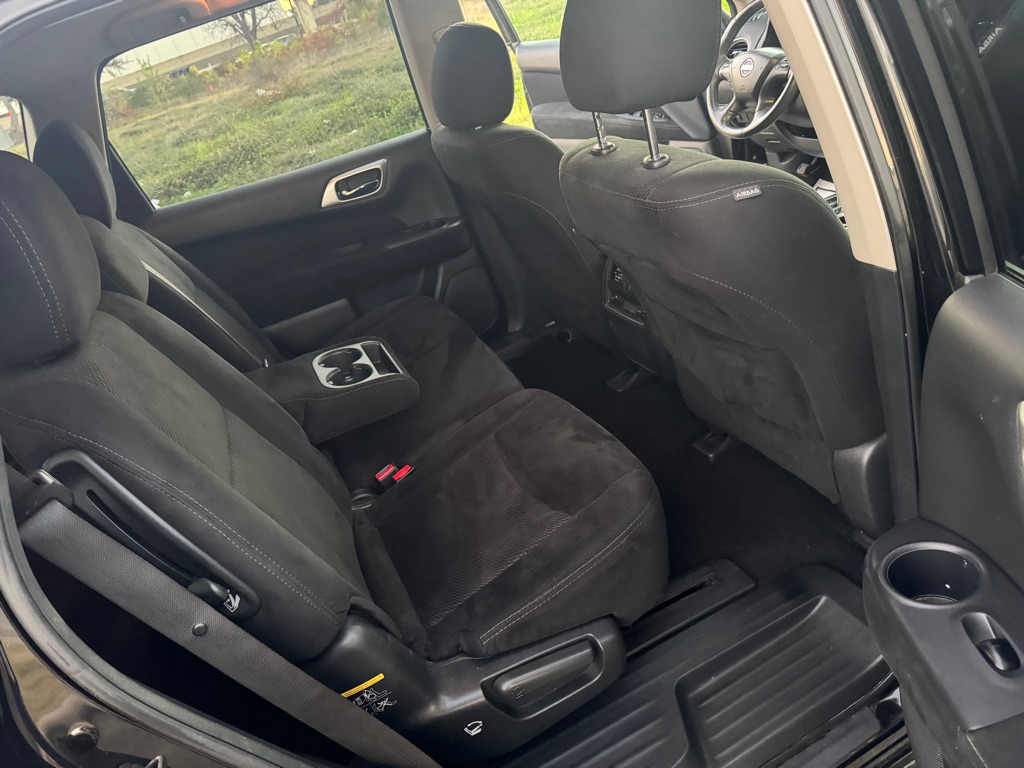 Photo 12 of this NISSAN PATHFINDER