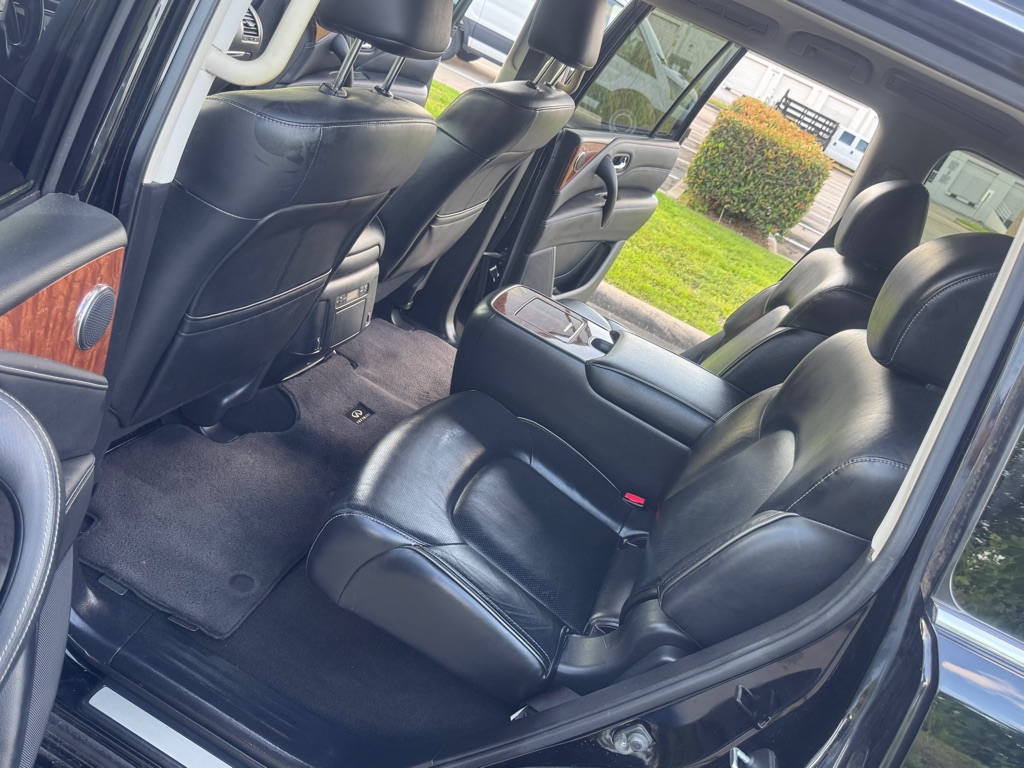 Photo 15 of this INFINITI QX80