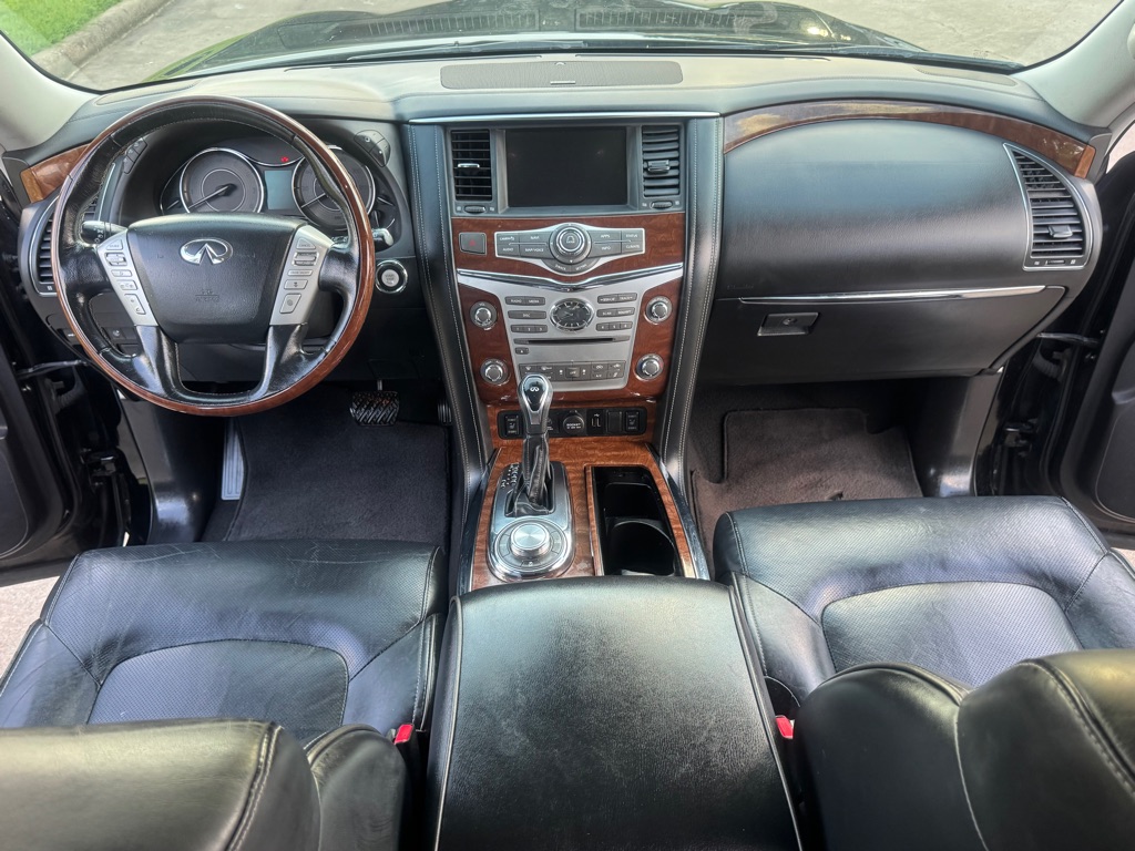 Photo 16 of this INFINITI QX80