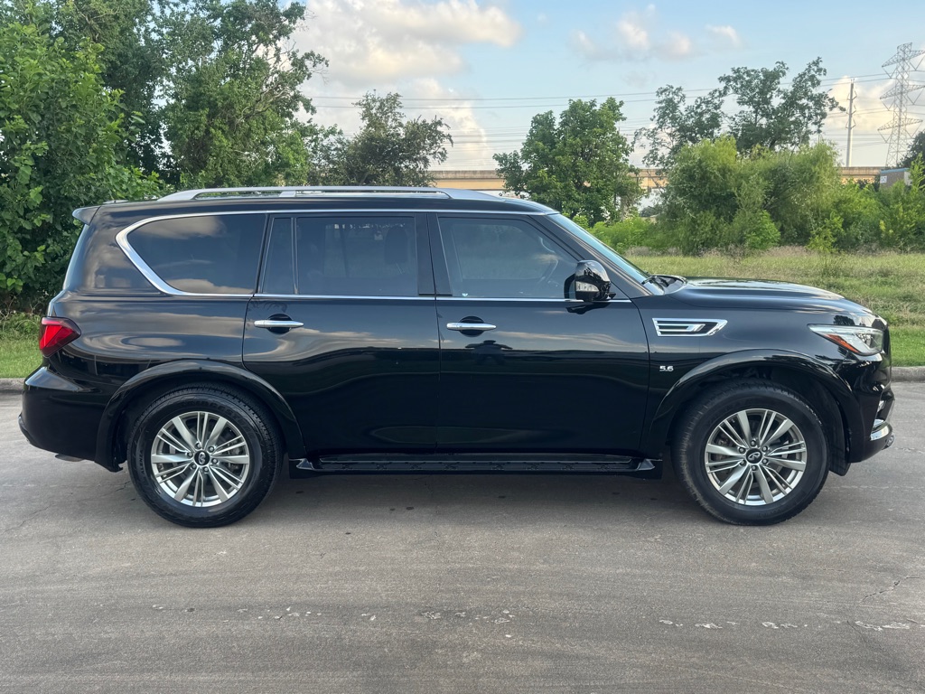 Photo 4 of this INFINITI QX80