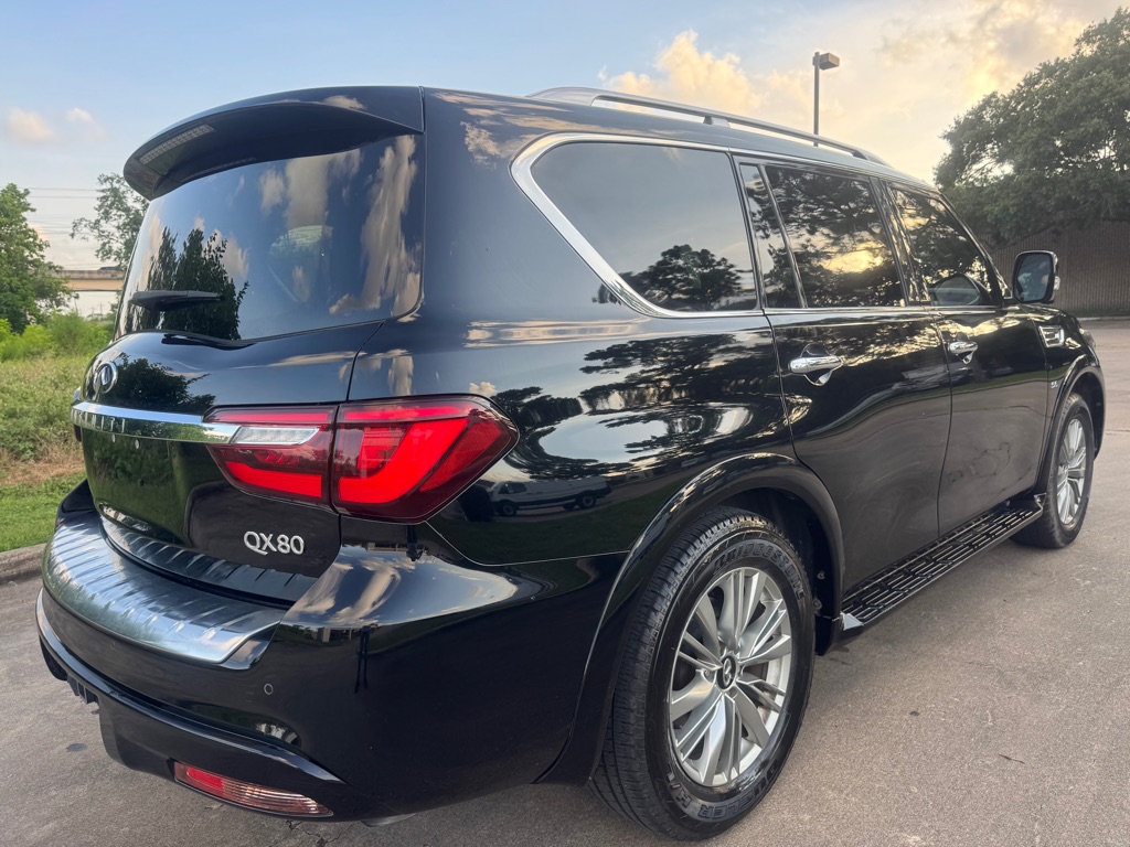 Photo 7 of this INFINITI QX80