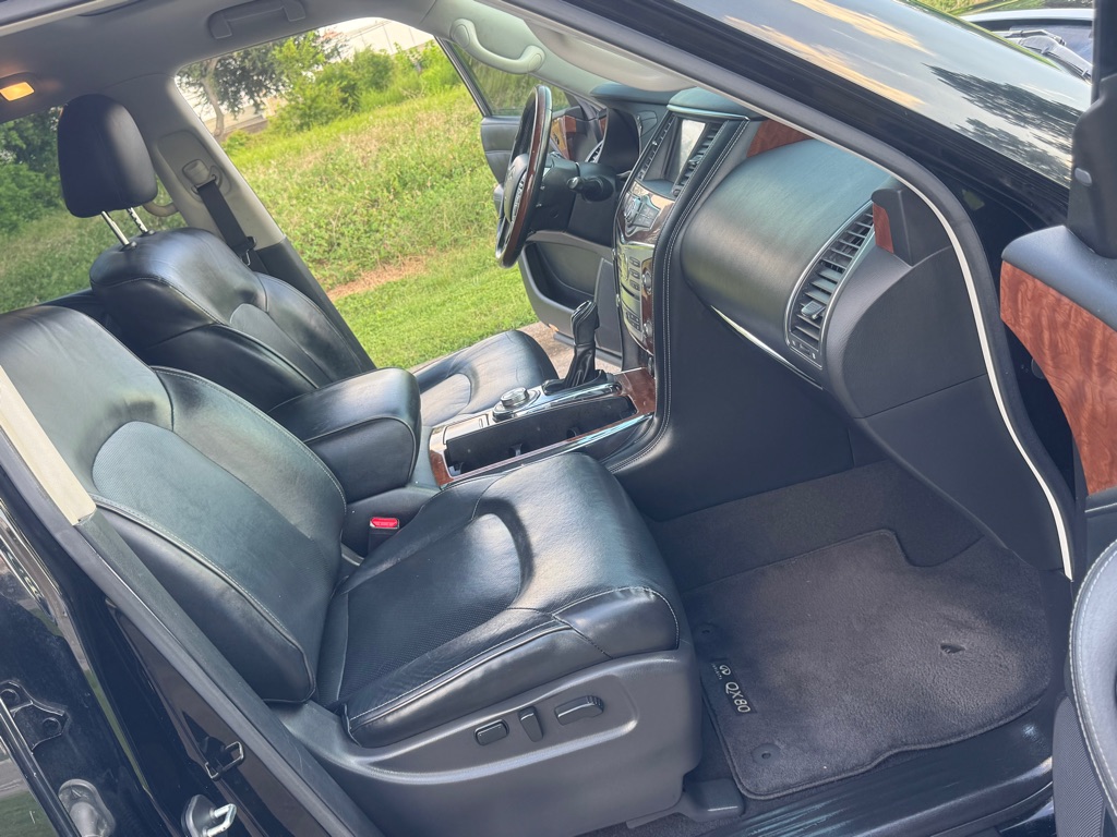 Photo 13 of this INFINITI QX80
