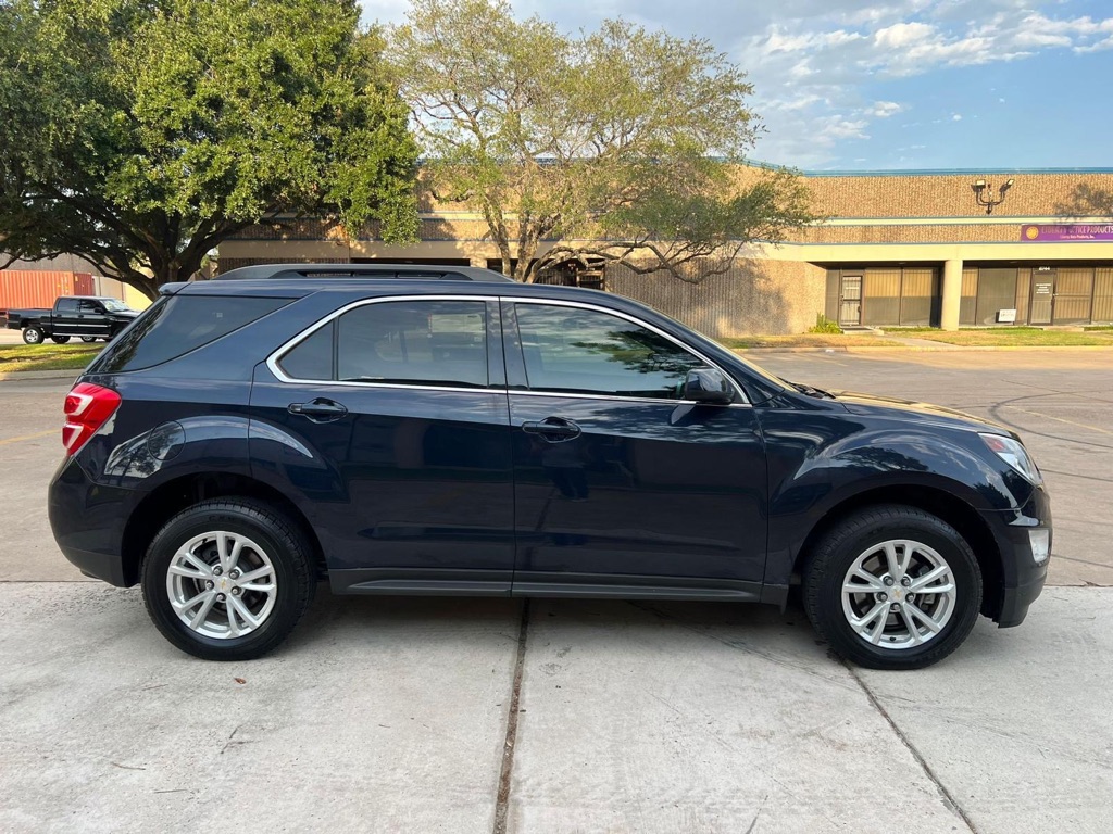 Photo 4 of this CHEVROLET EQUINOX