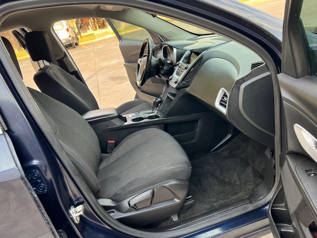 Photo 12 of this CHEVROLET EQUINOX