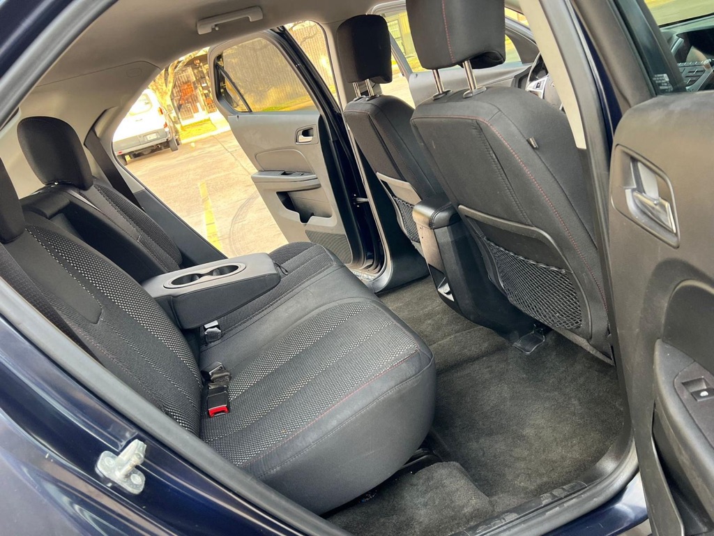 Photo 13 of this CHEVROLET EQUINOX