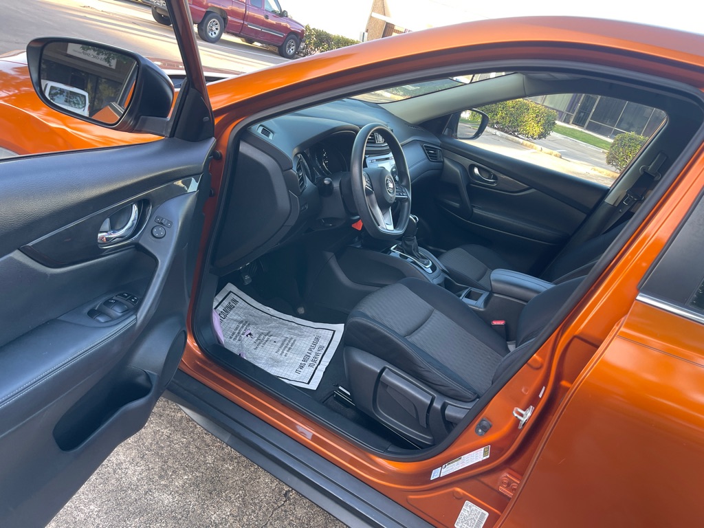 Photo 10 of this NISSAN ROGUE