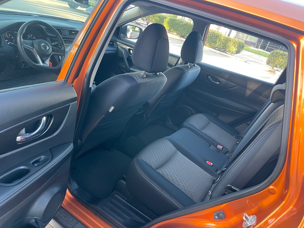Photo 9 of this NISSAN ROGUE