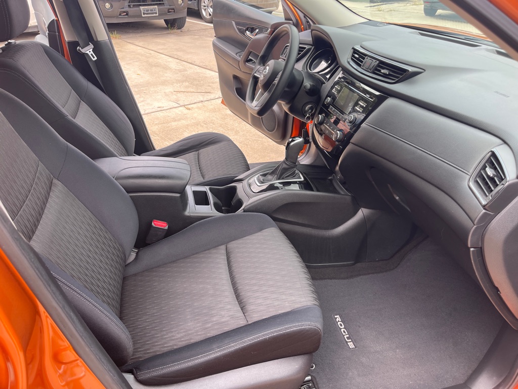 Photo 34 of this NISSAN ROGUE