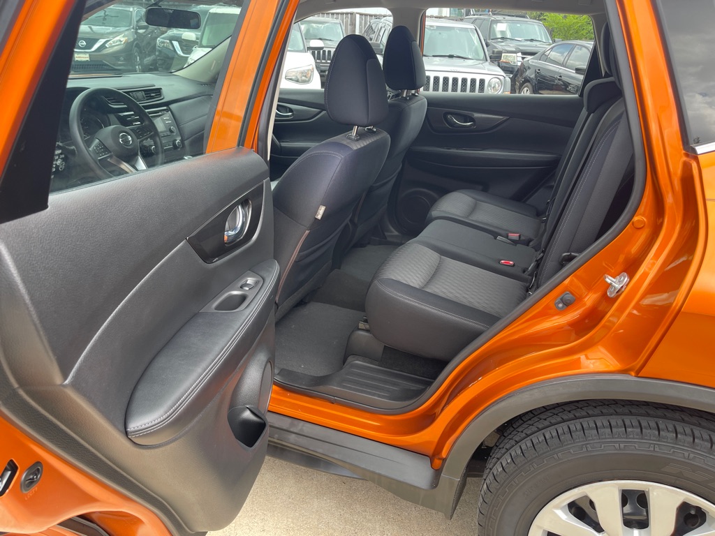 Photo 33 of this NISSAN ROGUE