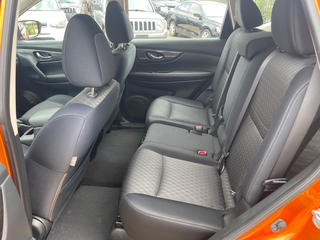 Photo 32 of this NISSAN ROGUE