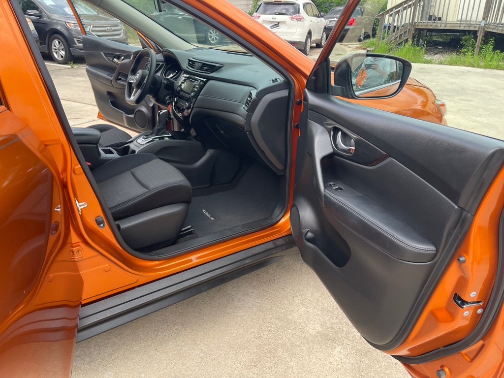 Photo 35 of this NISSAN ROGUE