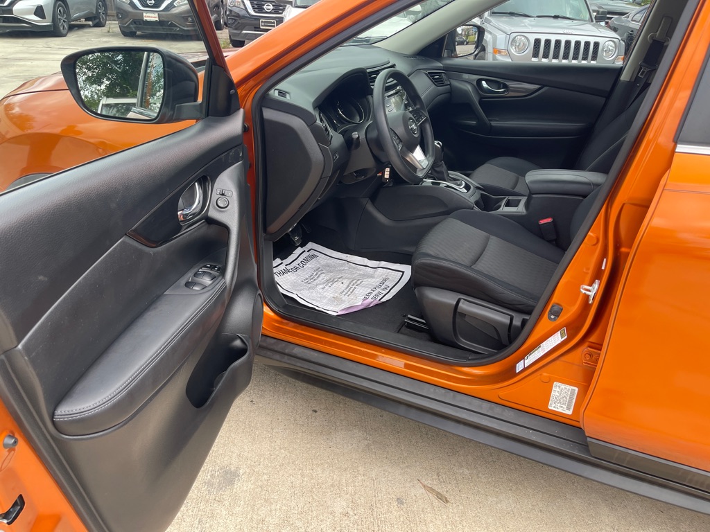 Photo 30 of this NISSAN ROGUE