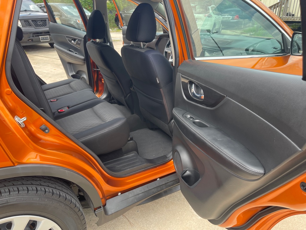 Photo 31 of this NISSAN ROGUE