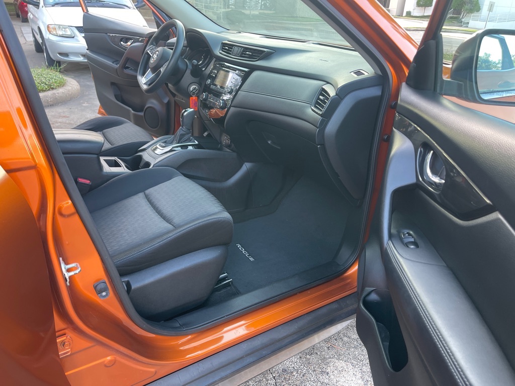 Photo 11 of this NISSAN ROGUE