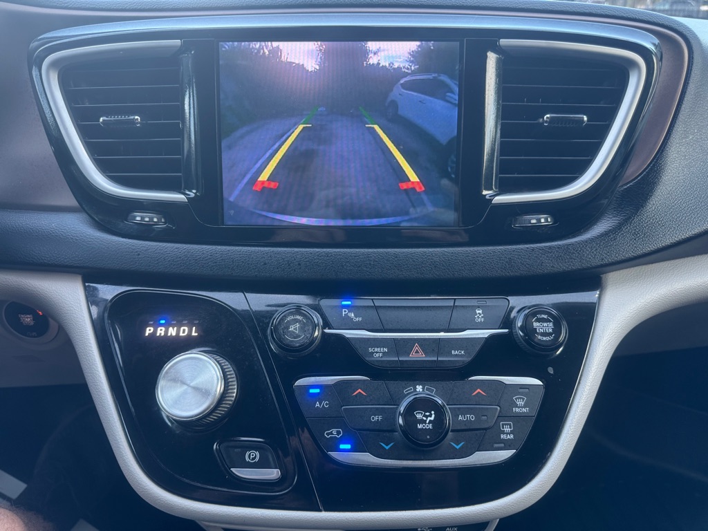 Photo 22 of this CHRYSLER PACIFICA