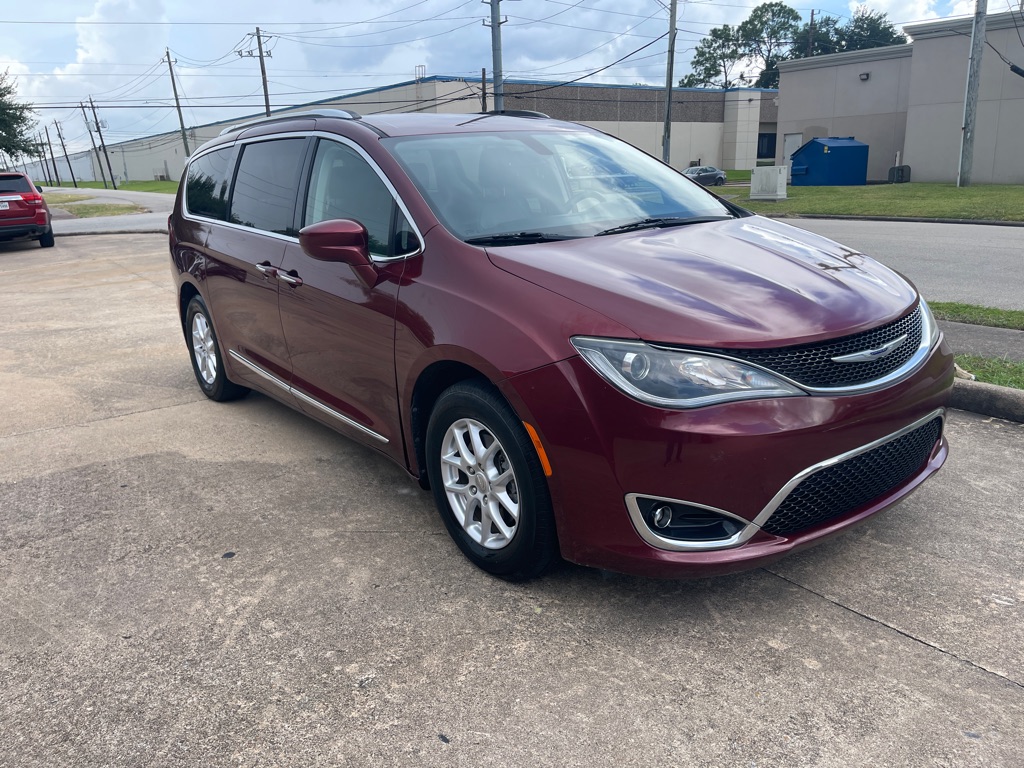 Photo 9 of this CHRYSLER PACIFICA