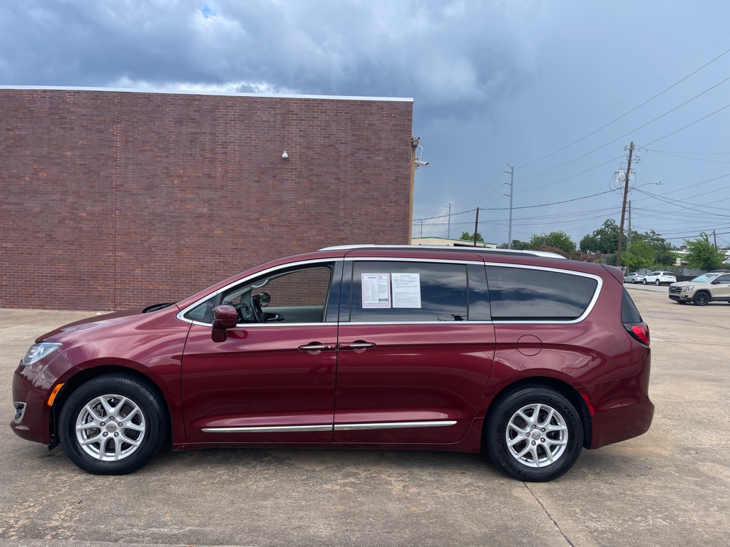 Photo 11 of this CHRYSLER PACIFICA